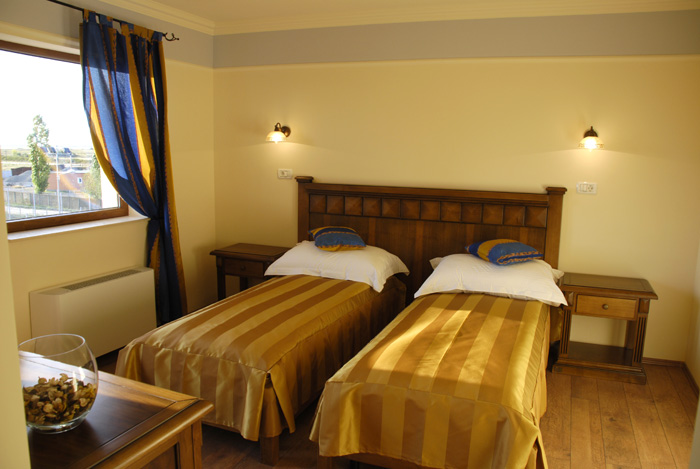 Asociatia Batraneti Insorite - foto 3