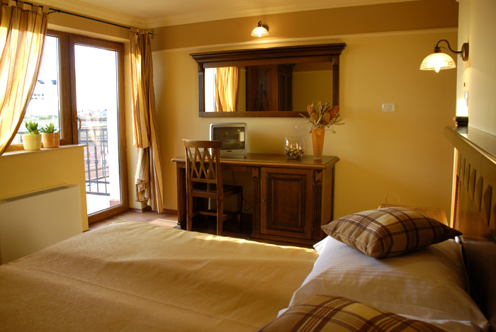 Asociatia Batraneti Insorite - foto 8