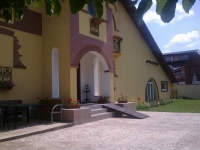 Camin Batrani - Floriana House