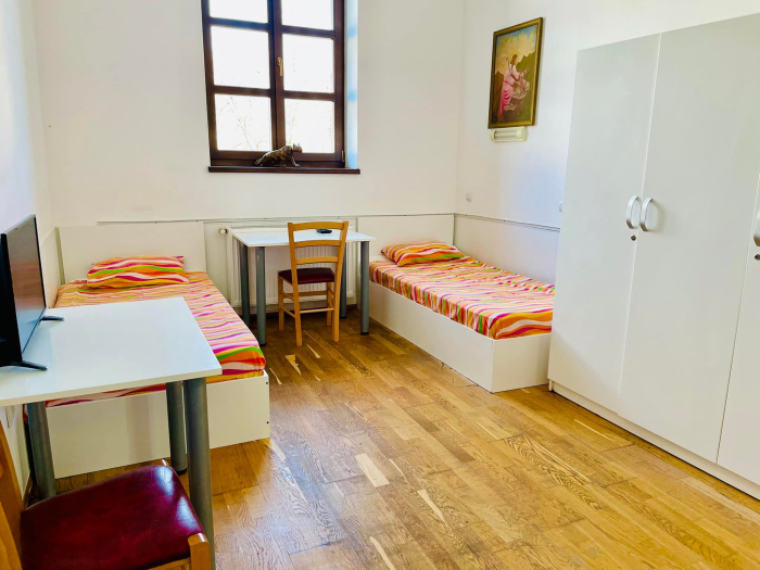 Cămin De Bătrâni Dămienești - foto 2