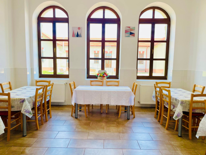 Cămin De Bătrâni Dămienești - foto 5